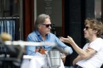Amsterdam 31 juli 2017
Jort Kelder met een kennis op terras.