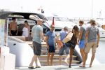 ibiza 15 augustus 2017
Jos Verstappen neemt zijn nieuwe vriendin de braziliaanse Amanda Sodre mee varen op een Wajer Yacht/boot . Zijn zoon Max en dochter Victoria Verstappen zijn er ook bij. Max heeft meerdere vrienden bij waaronder Mark Cox Dave Blom en Sander de Jonge.