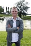 Eiland van Maurik 4 september 2017
Groepsfoto met Nicolette Kluijver en Dennis Weening met Marieke Elsinga, Anouk Hoogendijk, Roeland Fernhout, Niels Gomperts, Carolina Dijkhuizen, Henk Poort, Joelle Witschge, Richard Witschge, Shelly Sterk, Soundos El Ahmadi, Danny Froger, Kaj Gorgels, Nicole Buch en Brace. tijdens de persviewing van Expeditie Robinson 2017 op het Eiland van Maurik