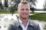 Eiland van Maurik 4 september 2017
Groepsfoto met Nicolette Kluijver en Dennis Weening met Marieke Elsinga, Anouk Hoogendijk, Roeland Fernhout, Niels Gomperts, Carolina Dijkhuizen, Henk Poort, Joelle Witschge, Richard Witschge, Shelly Sterk, Soundos El Ahmadi, Danny Froger, Kaj Gorgels, Nicole Buch en Brace. tijdens de persviewing van Expeditie Robinson 2017 op het Eiland van Maurik