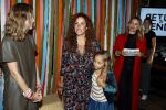 Amsterdam 14 september 2017
Presentatie nieuwe produkten return to sender met Katja Schuurman. Hannah Verboom presenteert het gebeuren. Verder aanwezig de ouders van Katja Birgit Schuurman met Arne Toonen Thijs Romer Sammie en Freek  van Noortwijk