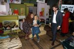 Amsterdam 14 september 2017
Presentatie nieuwe produkten return to sender met Katja Schuurman. Hannah Verboom presenteert het gebeuren. Verder aanwezig de ouders van Katja Birgit Schuurman met Arne Toonen Thijs Romer Sammie en Freek  van Noortwijk
