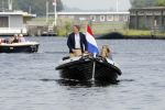 Warmond 7 juli 2017
Koninklijk fotouurtje in Warmond . Koning Willem Alexander Koningin Maxima prionses Amalia Ariane en Alexia komen aanvaren met een sloep.