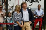 Warmond 7 juli 2017
Koninklijk fotouurtje in Warmond . Koning Willem Alexander Koningin Maxima prionses Amalia Ariane en Alexia komen aanvaren met een sloep.