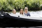 Warmond 7 juli 2017
Koninklijk fotouurtje in Warmond . Koning Willem Alexander Koningin Maxima prionses Amalia Ariane en Alexia komen aanvaren met een sloep.