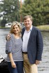 Warmond 7 juli 2017
Koninklijk fotouurtje in Warmond . Koning Willem Alexander Koningin Maxima prionses Amalia Ariane en Alexia komen aanvaren met een sloep.