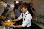 Amsterdam 21 juli 2017 
Lil Kleine en zijn beste vriend Daniel Lam openen een patatzaak bij het rembrandsplein. De zaak heet de Belg
