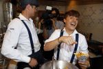 Amsterdam 21 juli 2017 
Lil Kleine en zijn beste vriend Daniel Lam openen een patatzaak bij het rembrandsplein. De zaak heet de Belg