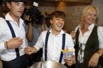 Amsterdam 21 juli 2017 
Lil Kleine en zijn beste vriend Daniel Lam openen een patatzaak bij het rembrandsplein. De zaak heet de Belg