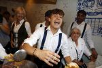 Amsterdam 21 juli 2017 
Lil Kleine en zijn beste vriend Daniel Lam openen een patatzaak bij het rembrandsplein. De zaak heet de Belg