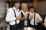 Amsterdam 21 juli 2017 
Lil Kleine en zijn beste vriend Daniel Lam openen een patatzaak bij het rembrandsplein. De zaak heet de Belg