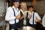 Amsterdam 21 juli 2017 
Lil Kleine en zijn beste vriend Daniel Lam openen een patatzaak bij het rembrandsplein. De zaak heet de Belg