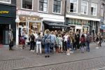 Amsterdam 21 juli 2017 
Lil Kleine en zijn beste vriend Daniel Lam openen een patatzaak bij het rembrandsplein. De zaak heet de Belg. Honderden fans voor de patatzaak