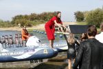 Eiland van Maurik 4 september 2017
Groepsfoto met Nicolette Kluijver en Dennis Weening met Marieke Elsinga, Anouk Hoogendijk, Roeland Fernhout, Niels Gomperts, Carolina Dijkhuizen, Henk Poort, Joelle Witschge, Richard Witschge, Shelly Sterk, Soundos El Ahmadi, Danny Froger, Kaj Gorgels, Nicole Buch en Brace. tijdens de persviewing van Expeditie Robinson 2017 op het Eiland van Maurik