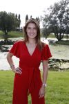 Eiland van Maurik 4 september 2017
Groepsfoto met Nicolette Kluijver en Dennis Weening met Marieke Elsinga, Anouk Hoogendijk, Roeland Fernhout, Niels Gomperts, Carolina Dijkhuizen, Henk Poort, Joelle Witschge, Richard Witschge, Shelly Sterk, Soundos El Ahmadi, Danny Froger, Kaj Gorgels, Nicole Buch en Brace. tijdens de persviewing van Expeditie Robinson 2017 op het Eiland van Maurik