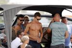 ibiza 15 augustus 2017
Jos Verstappen neemt zijn nieuwe vriendin de braziliaanse Amanda Sodre mee varen op een Wajer Yacht/boot . Zijn zoon Max en dochter Victoria Verstappen zijn er ook bij. Max heeft meerdere vrienden bij waaronder Mark Cox Dave Blom en Sander de Jonge.