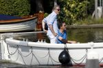 Amsterdam / Ouderkerk aan de Amstel 21 juli 2017
Jort Kelder en Mark Rutte varen met sloep/boot van Jort over de Amstel.
