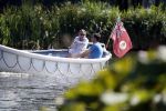 Amsterdam / Ouderkerk aan de Amstel 21 juli 2017
Jort Kelder en Mark Rutte varen met sloep/boot van Jort over de Amstel.