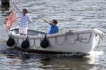 Amsterdam / Ouderkerk aan de Amstel 21 juli 2017
Jort Kelder en Mark Rutte varen met sloep/boot van Jort over de Amstel.