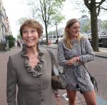 Amsterdam, 23 Augustus 2017 Premiere van Het Zwanenmeer
Mies Bouwman met kleindochter Fanny