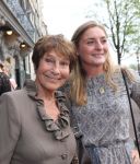 Amsterdam, 23 Augustus 2017 Premiere van Het Zwanenmeer
Mies Bouwman met kleindochter Fanny
