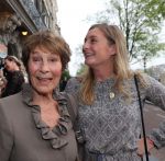 Amsterdam, 23 Augustus 2017 Premiere van Het Zwanenmeer
Mies Bouwman met kleindochter Fanny