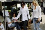 Amsterdam 15 juli 2017 
Myrthe Mylius met haar vriend Sebastian Schneberger op terras in in hun mini cabrio