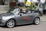 Amsterdam 15 juli 2017 
Myrthe Mylius met haar vriend Sebastian Schneberger op terras in in hun mini cabrio