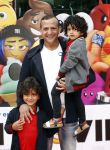 Amsterdam 2 augustus 2017  
Premiere emoji de film in pathe arena. najib Amhali met zijn zoons