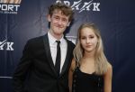 Apeldoorn 2 september 2017
Premiere Spaak in Omnisport . De hoofdrollen worden oa gespeeld door Tim Douwsma Aart Staartjes en Saskia Elise. Steven de Jong is de producent
Nick Golterman
