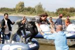 Eiland van Maurik 4 september 2017
Groepsfoto met Nicolette Kluijver en Dennis Weening met Marieke Elsinga, Anouk Hoogendijk, Roeland Fernhout, Niels Gomperts, Carolina Dijkhuizen, Henk Poort, Joelle Witschge, Richard Witschge, Shelly Sterk, Soundos El Ahmadi, Danny Froger, Kaj Gorgels, Nicole Buch en Brace. tijdens de persviewing van Expeditie Robinson 2017 op het Eiland van Maurik