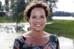 Eiland van Maurik 4 september 2017
Groepsfoto met Nicolette Kluijver en Dennis Weening met Marieke Elsinga, Anouk Hoogendijk, Roeland Fernhout, Niels Gomperts, Carolina Dijkhuizen, Henk Poort, Joelle Witschge, Richard Witschge, Shelly Sterk, Soundos El Ahmadi, Danny Froger, Kaj Gorgels, Nicole Buch en Brace. tijdens de persviewing van Expeditie Robinson 2017 op het Eiland van Maurik