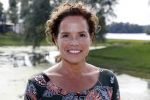 Eiland van Maurik 4 september 2017
Groepsfoto met Nicolette Kluijver en Dennis Weening met Marieke Elsinga, Anouk Hoogendijk, Roeland Fernhout, Niels Gomperts, Carolina Dijkhuizen, Henk Poort, Joelle Witschge, Richard Witschge, Shelly Sterk, Soundos El Ahmadi, Danny Froger, Kaj Gorgels, Nicole Buch en Brace. tijdens de persviewing van Expeditie Robinson 2017 op het Eiland van Maurik