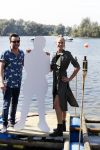 Eiland van Maurik 4 september 2017
Groepsfoto met Nicolette Kluijver en Dennis Weening met Marieke Elsinga, Anouk Hoogendijk, Roeland Fernhout, Niels Gomperts, Carolina Dijkhuizen, Henk Poort, Joelle Witschge, Richard Witschge, Shelly Sterk, Soundos El Ahmadi, Danny Froger, Kaj Gorgels, Nicole Buch en Brace. tijdens de persviewing van Expeditie Robinson 2017 op het Eiland van Maurik