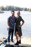 Eiland van Maurik 4 september 2017
Groepsfoto met Nicolette Kluijver en Dennis Weening met Marieke Elsinga, Anouk Hoogendijk, Roeland Fernhout, Niels Gomperts, Carolina Dijkhuizen, Henk Poort, Joelle Witschge, Richard Witschge, Shelly Sterk, Soundos El Ahmadi, Danny Froger, Kaj Gorgels, Nicole Buch en Brace. tijdens de persviewing van Expeditie Robinson 2017 op het Eiland van Maurik