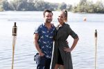 Eiland van Maurik 4 september 2017
Groepsfoto met Nicolette Kluijver en Dennis Weening met Marieke Elsinga, Anouk Hoogendijk, Roeland Fernhout, Niels Gomperts, Carolina Dijkhuizen, Henk Poort, Joelle Witschge, Richard Witschge, Shelly Sterk, Soundos El Ahmadi, Danny Froger, Kaj Gorgels, Nicole Buch en Brace. tijdens de persviewing van Expeditie Robinson 2017 op het Eiland van Maurik