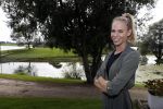 Eiland van Maurik 4 september 2017
Groepsfoto met Nicolette Kluijver en Dennis Weening met Marieke Elsinga, Anouk Hoogendijk, Roeland Fernhout, Niels Gomperts, Carolina Dijkhuizen, Henk Poort, Joelle Witschge, Richard Witschge, Shelly Sterk, Soundos El Ahmadi, Danny Froger, Kaj Gorgels, Nicole Buch en Brace. tijdens de persviewing van Expeditie Robinson 2017 op het Eiland van Maurik