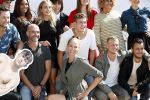 Eiland van Maurik 4 september 2017
Groepsfoto met Nicolette Kluijver en Dennis Weening met Marieke Elsinga, Anouk Hoogendijk, Roeland Fernhout, Niels Gomperts, Carolina Dijkhuizen, Henk Poort, Joelle Witschge, Richard Witschge, Shelly Sterk, Soundos El Ahmadi, Danny Froger, Kaj Gorgels, Nicole Buch en Brace. tijdens de persviewing van Expeditie Robinson 2017 op het Eiland van Maurik