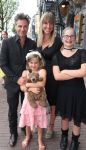 Amsterdam, 23 Augustus 2017 Premiere van Het Zwanenmeer
Nienke Romer met haar gezin en Karin Riethoven
