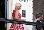 Amsterdam 3 september 2017  
Pamela Anderson vertrekt uit het Waldorf Astoria Hotel