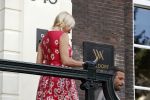Amsterdam 3 september 2017  
Pamela Anderson vertrekt uit het Waldorf Astoria Hotel