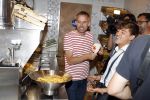 Amsterdam 21 juli 2017 
Lil Kleine en zijn beste vriend Daniel Lam openen een patatzaak bij het rembrandsplein. De zaak heet de Belg. Patrick Martens