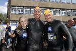 Amsterdam 3 september 2017  
ALS Cityswim in de amsterdamse grachten. Pieter v d Hoogenband met Rintje Ritsma en ...