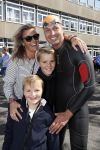 Amsterdam 3 september 2017  
ALS Cityswim in de amsterdamse grachten. Pieter v d Hoogenband met vrouw en zijn kinderen