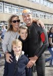 Amsterdam 3 september 2017  
ALS Cityswim in de amsterdamse grachten. Pieter v d Hoogenband met vrouw en zijn kinderen