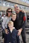 Amsterdam 3 september 2017  
ALS Cityswim in de amsterdamse grachten. Pieter v d Hoogenband met vrouw en zijn kinderen