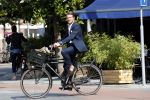 Amsterdam 7 september 2017
Prins Maurits op de fiets in amsterdam zuid.