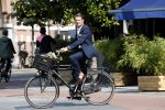 Amsterdam 7 september 2017
Prins Maurits op de fiets in amsterdam zuid.