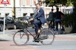 Amsterdam 7 september 2017
Prins Maurits op de fiets in amsterdam zuid.