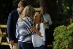 Warmond 7 juli 2017
Koninklijk fotouurtje in Warmond . Koning Willem Alexander Koningin Maxima prionses Amalia Ariane en Alexia komen aanvaren met een sloep.